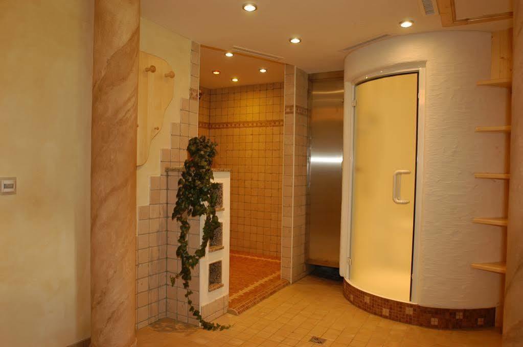 Haus Katharina Apartment Kaprun Bagian luar foto