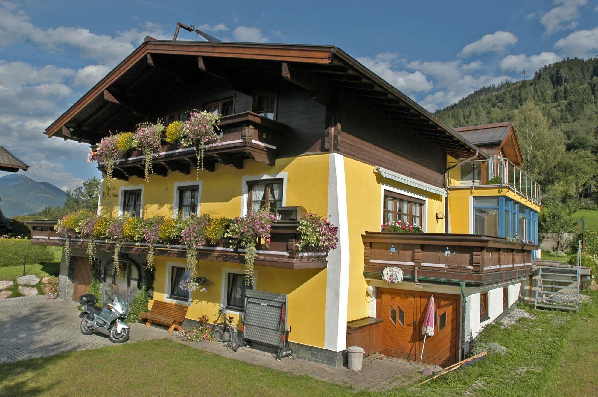 Haus Katharina Apartment Kaprun Bagian luar foto
