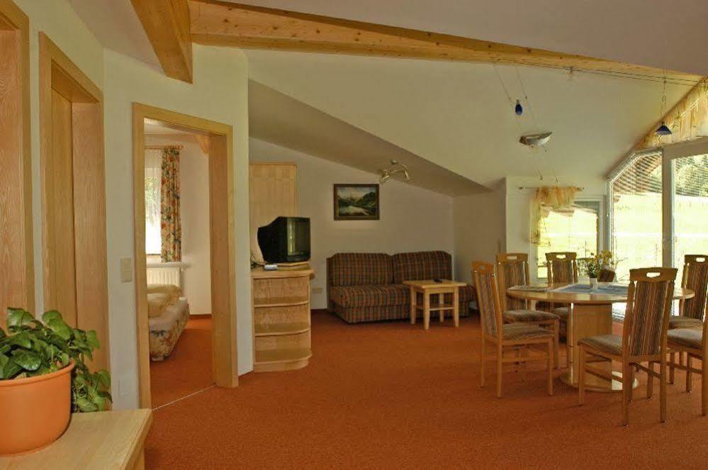 Haus Katharina Apartment Kaprun Bagian luar foto